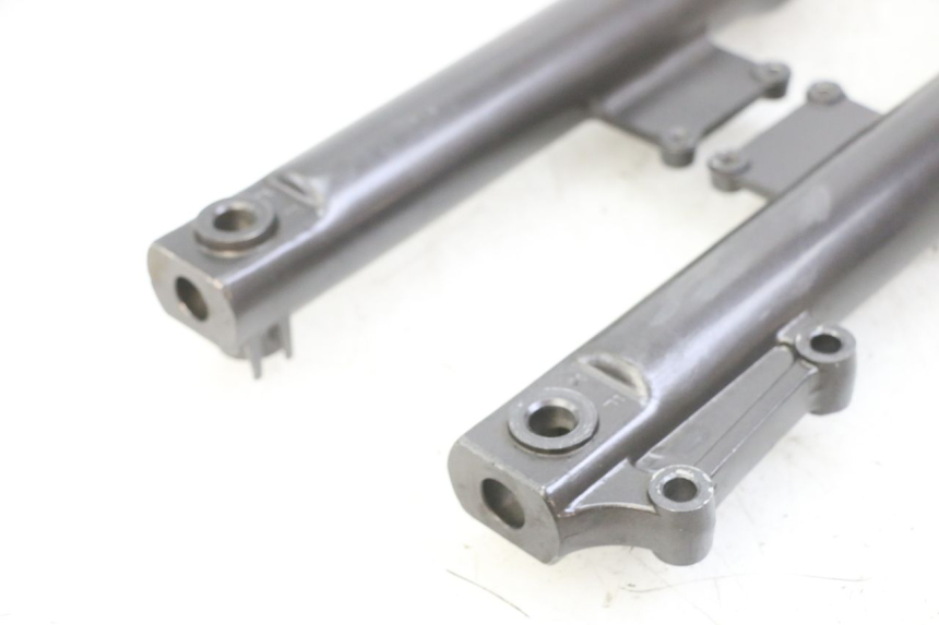 photo de Forcella a steli KYMCO AGILITY 4T 50 (2005 - 2018) - Dettagli dei punti di fissaggio