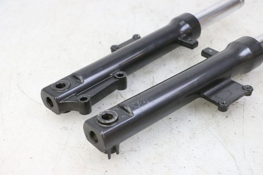 photo de Forcella a steli KYMCO AGILITY 4T 50 (2005 - 2018) - Dettagli dei punti di fissaggio