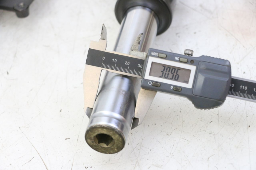 photo de STELO FORCELLA KYMCO AGILITY NAKED RENOUVO 2T 50 (2011 - 2018) - Dettaglio del componente