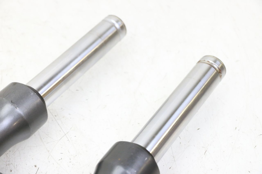 photo de STELO FORCELLA KYMCO AGILITY NAKED RENOUVO 2T 50 (2011 - 2018) - Stato della superficie e materiale