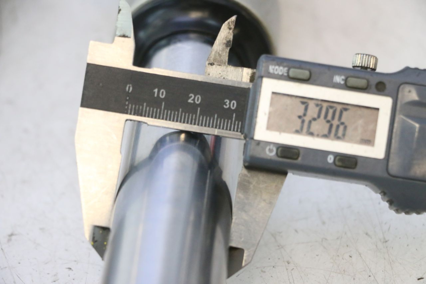 photo de STELO FORCELLA SUZUKI BURGMAN 125 (2007 - 2014) - Dettaglio del componente