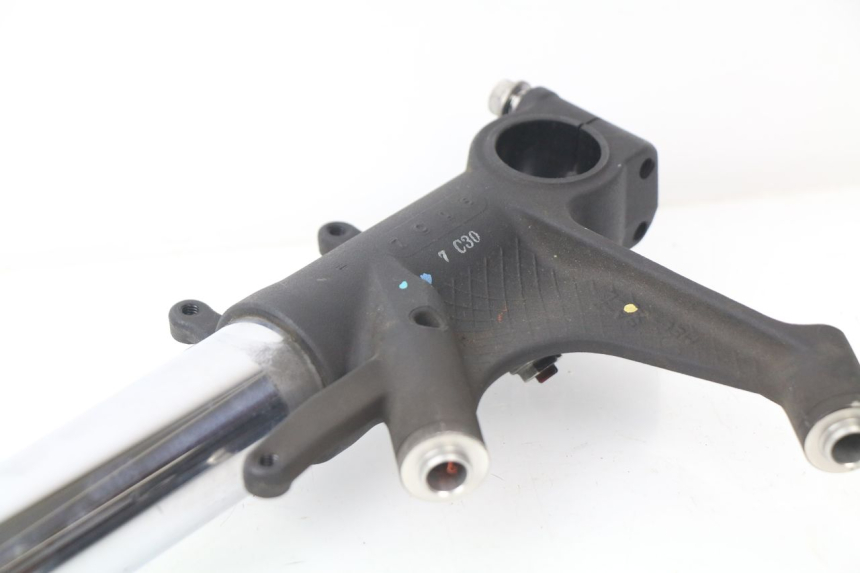 photo de STELO FORCELLA HONDA CBR RR FIREBLADE 1000 (2006 - 2007) - Stato della superficie e materiale