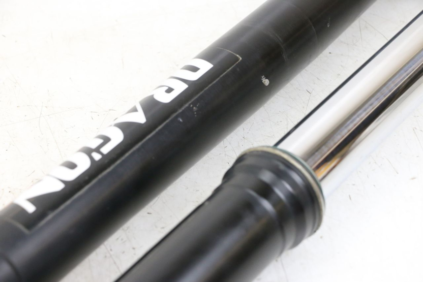 photo de STELO FORCELLA HONDA CRF R 250 (2020 - 2021) - Primo piano ad alta risoluzione