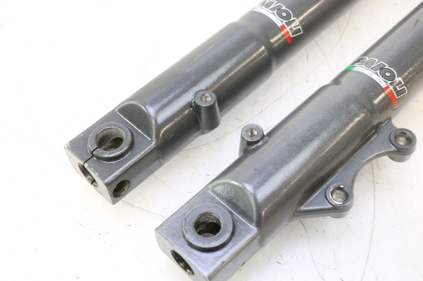 photo de STELO FORCELLA HM HONDA CRM DERAPAGE RR 50 (2006 - 2017) - Dettagli dei punti di fissaggio