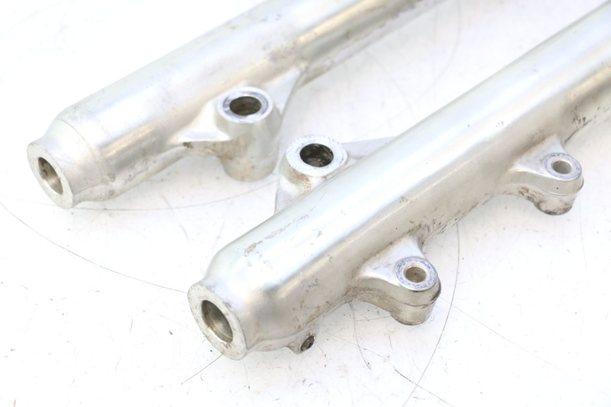 photo de STELO FORCELLA SUZUKI DR S 600 (1985 - 1989) - Caratteristiche distintive