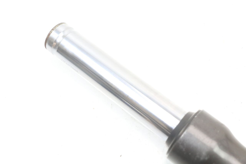 photo de STELO FORCELLA DESTRA KYMCO AGILITY 4T 50 (2005 - 2018) - Dettaglio del componente