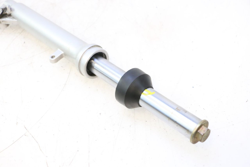 photo de STELO FORCELLA DESTRA TNT MOTOR ROMA 10' 2T 50 (2011 - 2018) - Stato della superficie e materiale