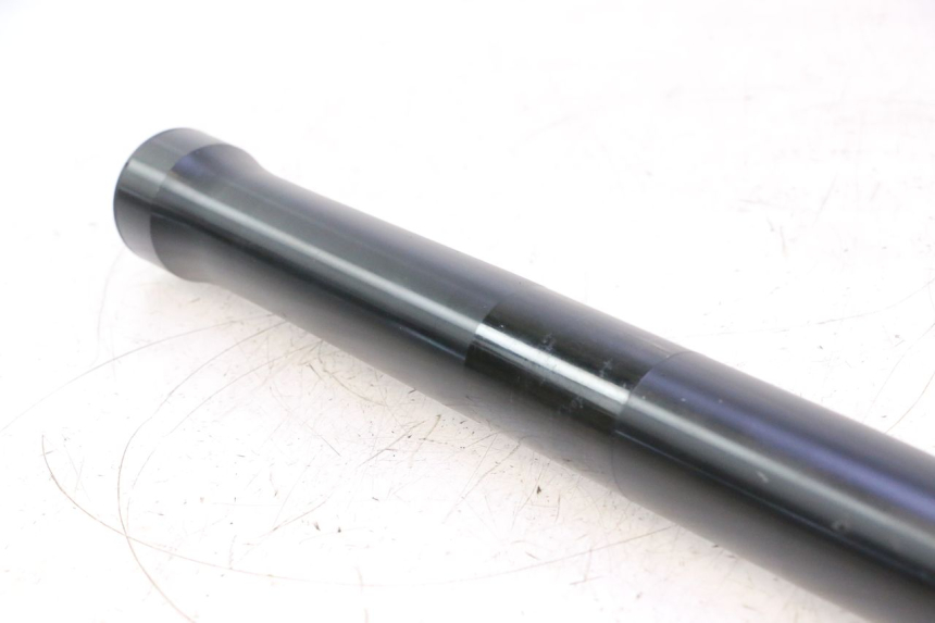 photo de STELO FORCELLA DESTRA YAMAHA YZF R6 600 (2008 - 2009) - Zoom sullo stato d'uso