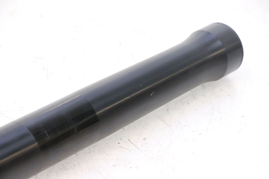 photo de STELO FORCELLA DESTRA YAMAHA YZF R6 600 (2008 - 2009) - Primo piano tecnico