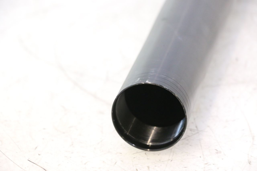 photo de STELO FORCELLA DESTRA YAMAHA YZF R6 600 (2008 - 2009) - Stato della superficie e materiale