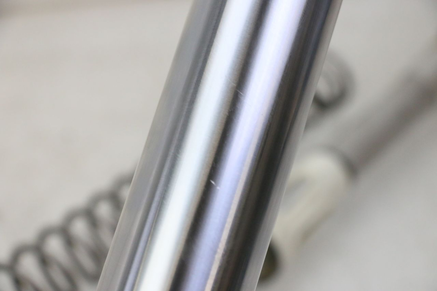 photo de STELO FORCELLA DESTRA YAMAHA YZF YZ-F 450 (2014 - 2016) - Primo piano tecnico