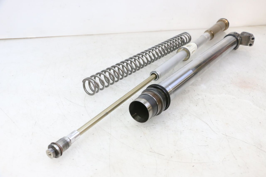 photo de STELO FORCELLA DESTRA YAMAHA YZF YZ-F 450 (2014 - 2016) - Marcature e riferimenti originali