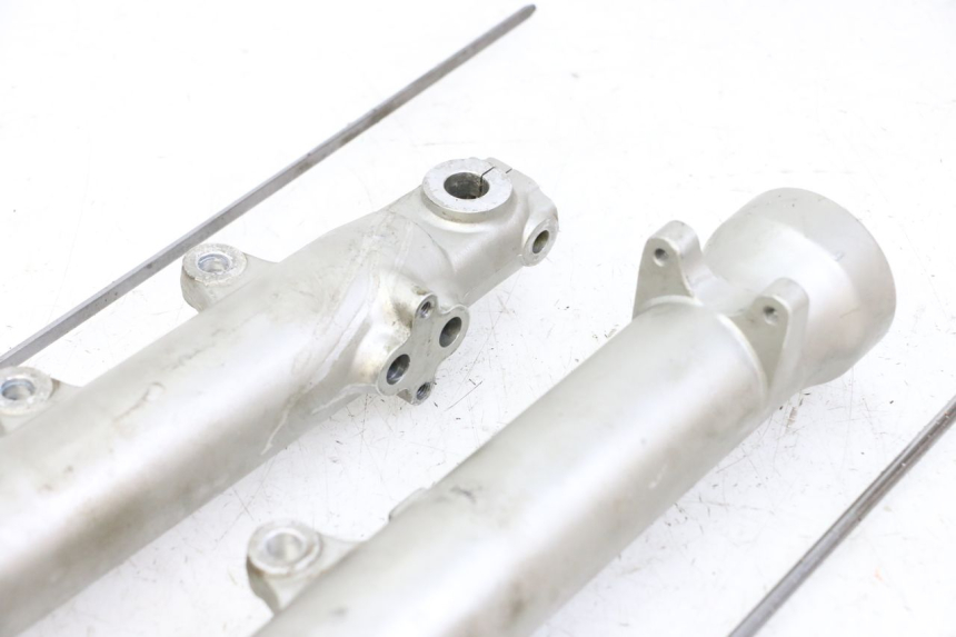 photo de STELO FORCELLA YAMAHA FJ 36Y 1100 (1984 - 1985) - Dettagli dei punti di fissaggio