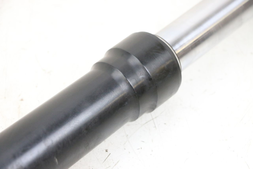 photo de STELO FORCELLA SINISTRA KSR CODE 125 (2018 - 2020) - Stato della superficie e materiale