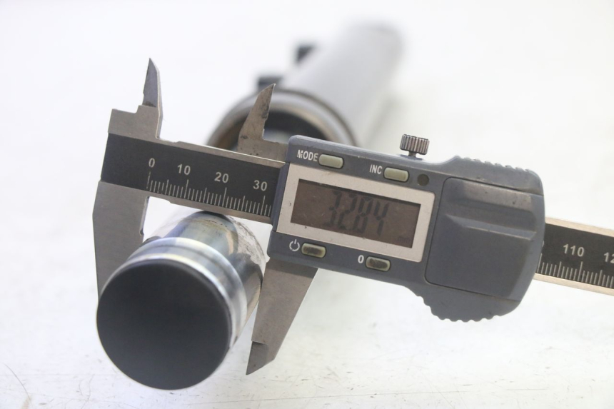 photo de STELO FORCELLA SINISTRA SYM FIDDLE 3 III 125 (2014 - 2020) - Caratteristiche distintive