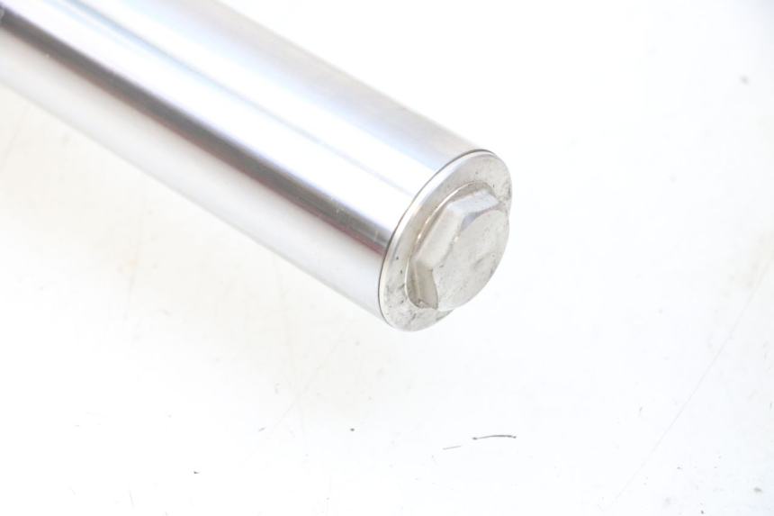 photo de STELO FORCELLA SINISTRA YAMAHA FZ6 N FAZER 600 (2004 - 2006) - Primo piano tecnico