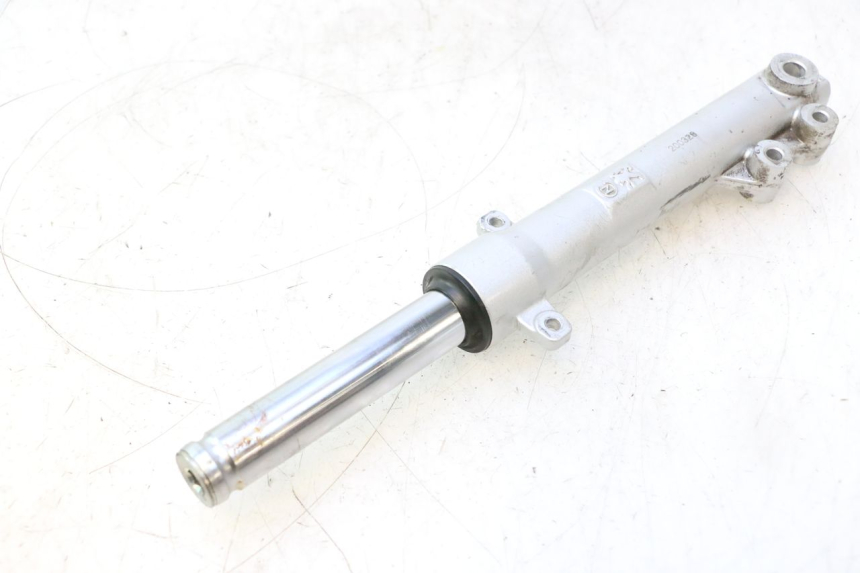 photo de STELO FORCELLA SINISTRA PEUGEOT KISBEE 4T 50 (2018 - 2022) - Stato della superficie e materiale