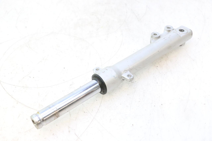 photo de STELO FORCELLA SINISTRA PEUGEOT KISBEE 4T 50 (2018 - 2022) - Ricambio usato controllato