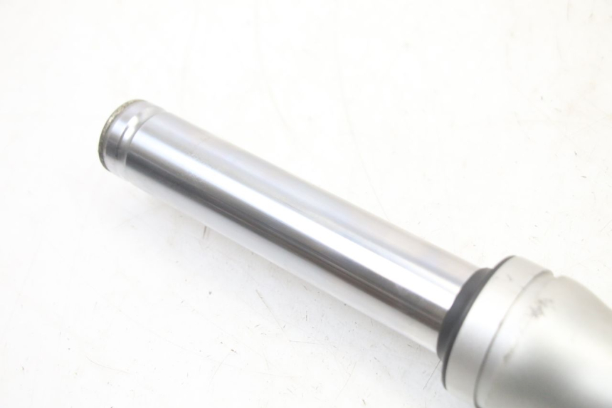 photo de STELO FORCELLA SINISTRA KYMCO GRAND DINK 125 (2008 - 2014) - Stato della superficie e materiale