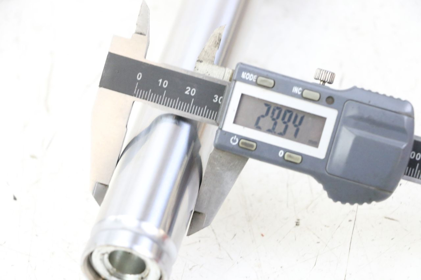 photo de STELO FORCELLA SINISTRA PEUGEOT TWEET 4T 50 (2023 - 2025) - Dettaglio del componente