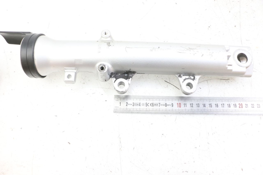 photo de STELO FORCELLA SINISTRA YAMAHA FZS FAZER 600 (2001 - 2003) - Zoom sullo stato d'uso