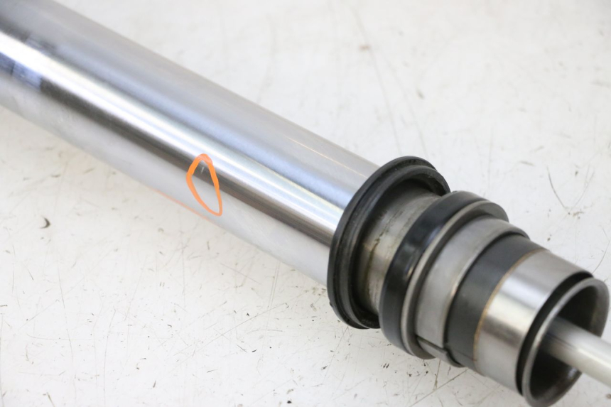 photo de STELO FORCELLA SINISTRA YAMAHA YZ 125 (1998 - 2005) - Dettaglio del componente