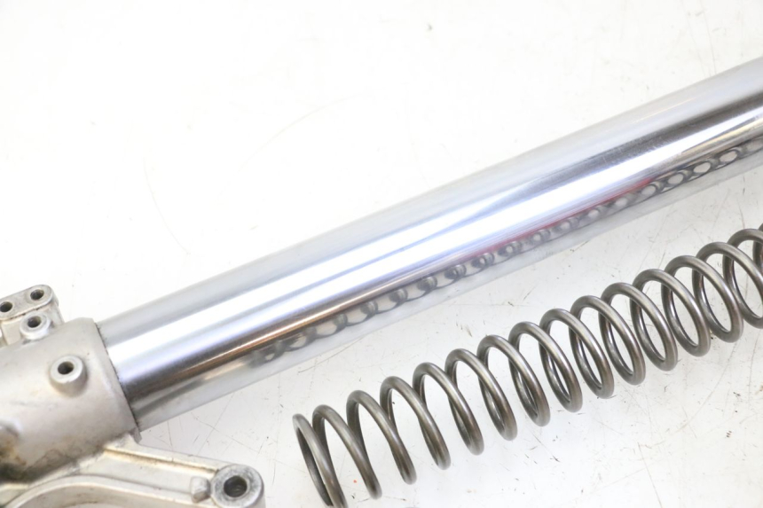 photo de STELO FORCELLA SINISTRA YAMAHA YZ 125 (1998 - 2005) - Altra vista dell'articolo