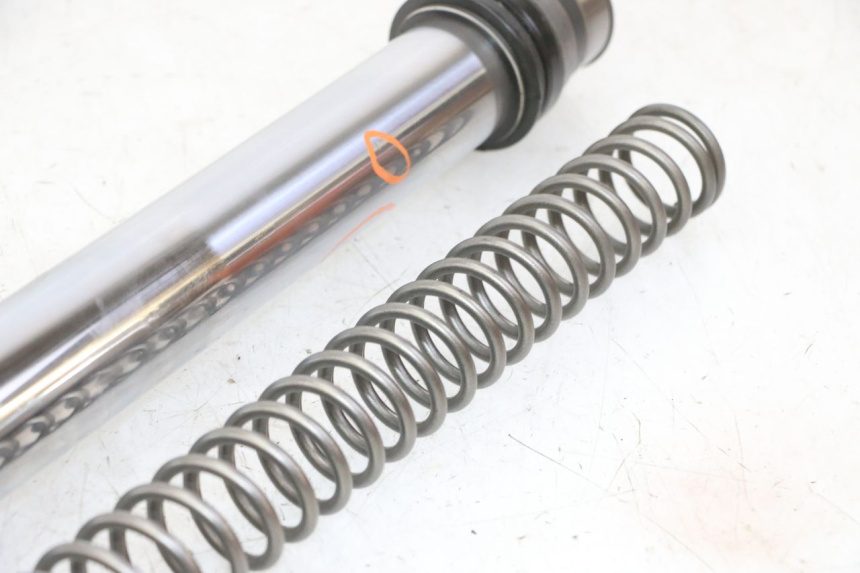 photo de STELO FORCELLA SINISTRA YAMAHA YZ 125 (1998 - 2005) - Zoom sui componenti