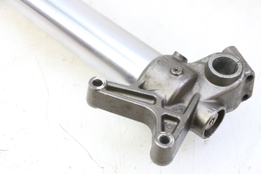 photo de STELO FORCELLA SINISTRA YAMAHA YZF YZ-F 450 (2014 - 2016) - Zoom sui componenti