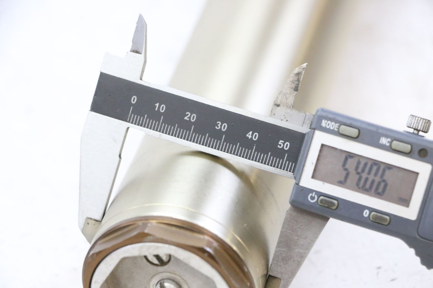 photo de STELO FORCELLA SINISTRA YAMAHA YZF YZ-F 450 (2014 - 2016) - Primo piano tecnico