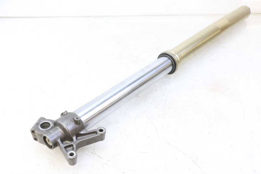 photo de STELO FORCELLA SINISTRA YAMAHA YZF YZ-F 450 (2014 - 2016) - Dettagli dei punti di fissaggio