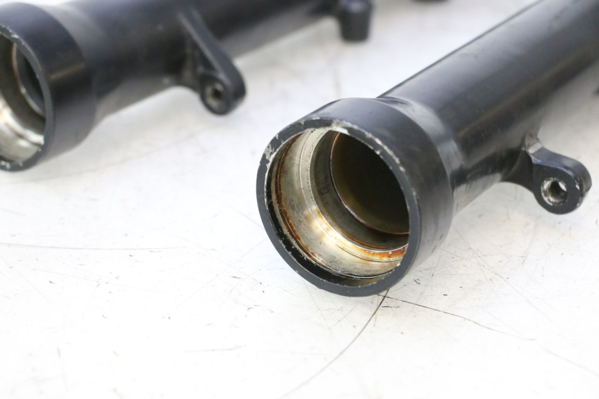 photo de STELO FORCELLA KAWASAKI GPX F ZX750F 750 (1986 - 1990) - Dettagli dei punti di fissaggio