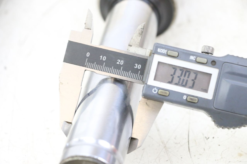 photo de STELO FORCELLA HONDA NES AROBASE 125 (2000 - 2003) - Zoom sullo stato d'uso