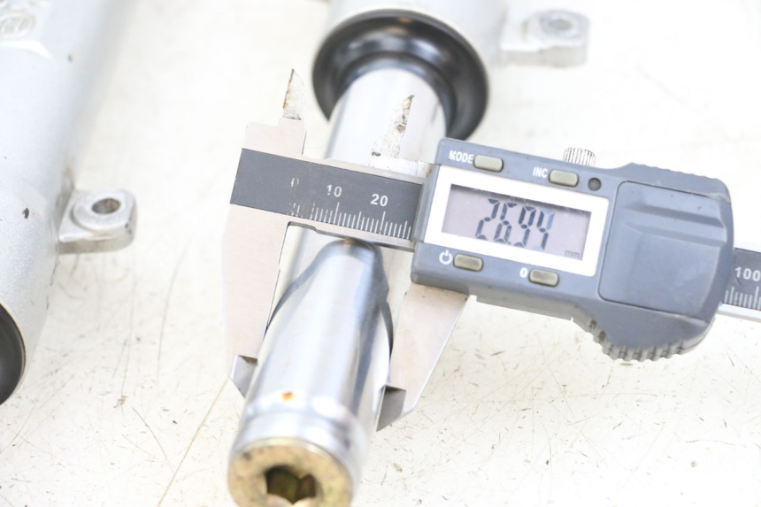 photo de STELO FORCELLA PEUGEOT KISBEE 2T 50 (2018 - 2022) - Zoom sullo stato d'uso