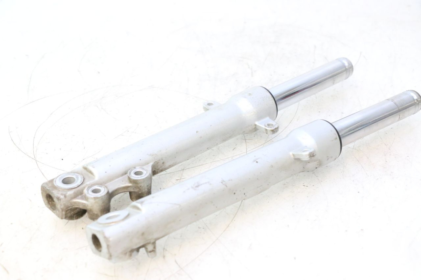 photo de STELO FORCELLA PEUGEOT KISBEE 2T 50 (2010 - 2017) - Stato della superficie e materiale