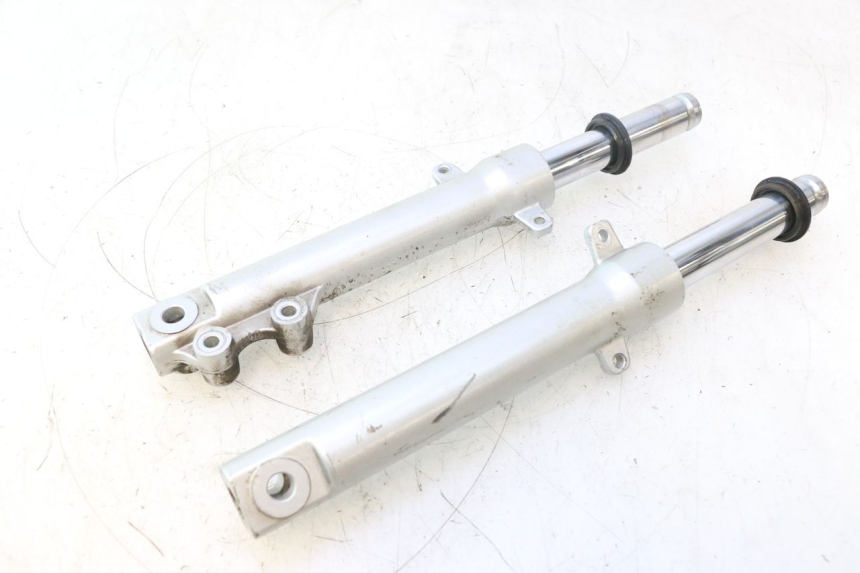photo de STELO FORCELLA PEUGEOT KISBEE 2T 50 (2010 - 2017) - Vista principale