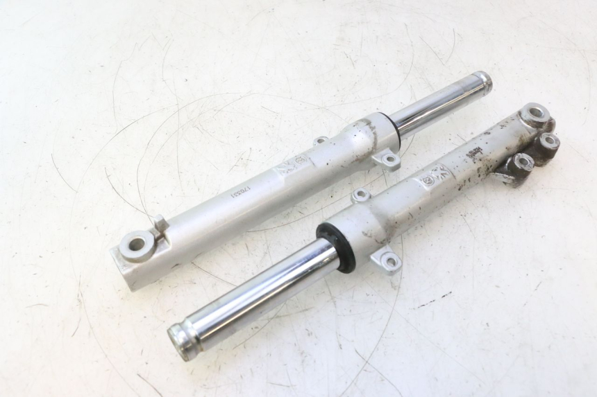 photo de STELO FORCELLA PEUGEOT KISBEE 2T 50 (2010 - 2017) - Altra vista dell'articolo
