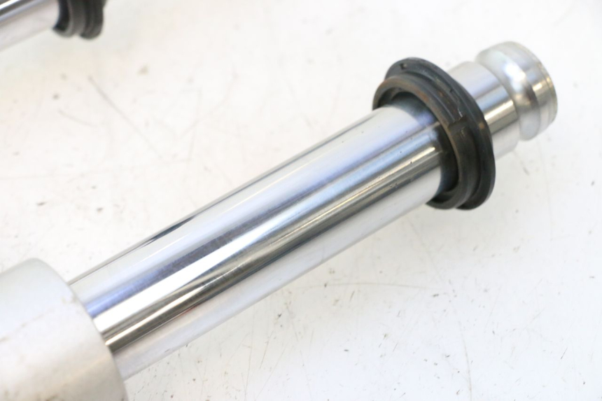 photo de STELO FORCELLA PEUGEOT KISBEE 2T 50 (2010 - 2017) - Primo piano tecnico