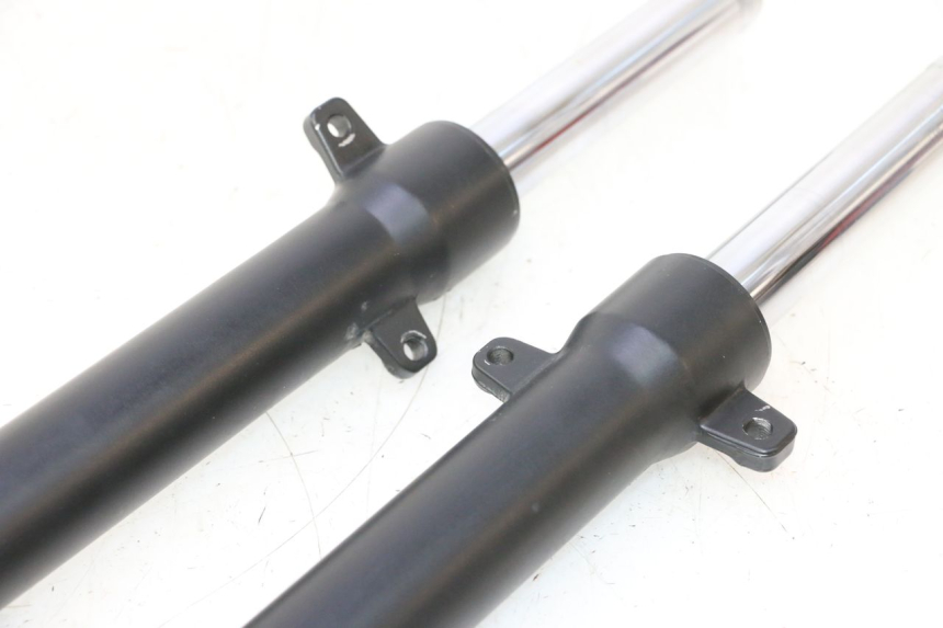 photo de STELO FORCELLA PEUGEOT KISBEE 4T 50 (2023 - 2026) - Zoom sui componenti