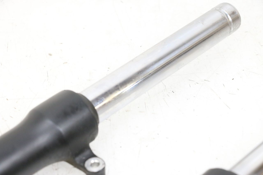 photo de STELO FORCELLA PIAGGIO NEW TYPHOON 50 (2018 - 2021) - Primo piano ad alta risoluzione