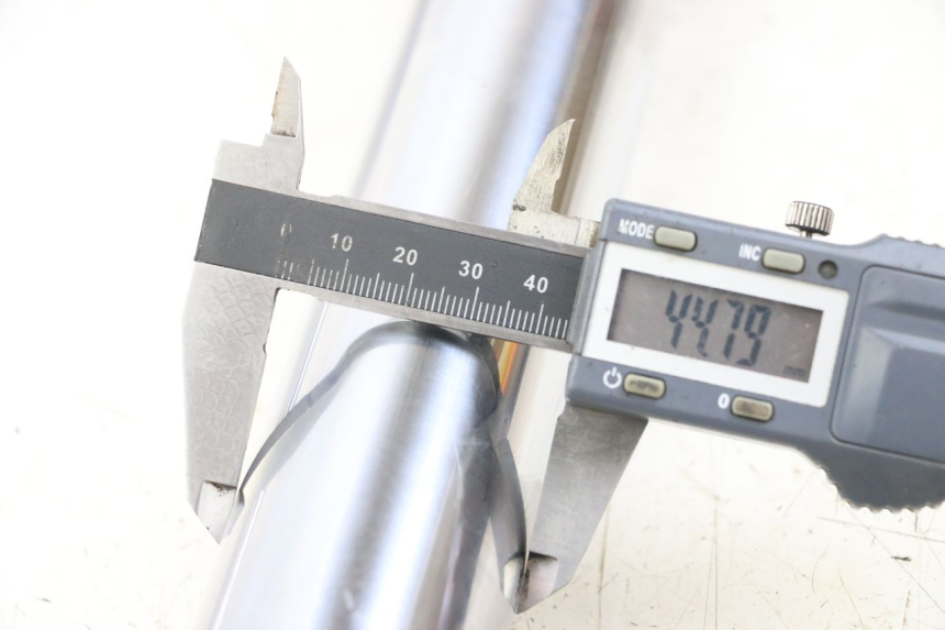 photo de STELO FORCELLA MOTO GUZZI NORGE 8V GT 1200 (2011 - 2016) - Dettaglio del componente