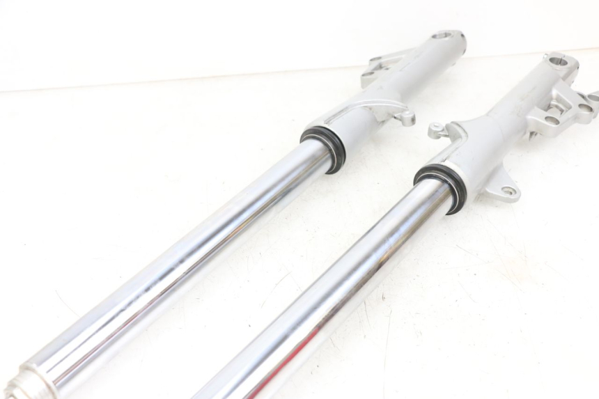 photo de STELO FORCELLA MOTO GUZZI NORGE 8V GT 1200 (2011 - 2016) - Zoom sullo stato d'uso