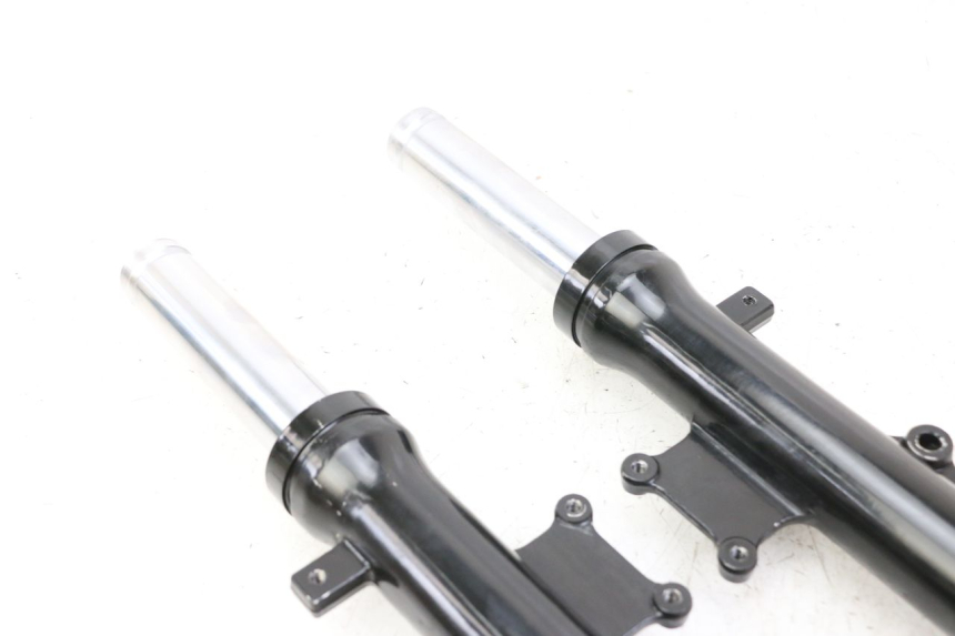 photo de FORCELLA GUIDATA SYM ORBIT 2 4T 50 (2008 - 2017) - Dettagli dei punti di fissaggio