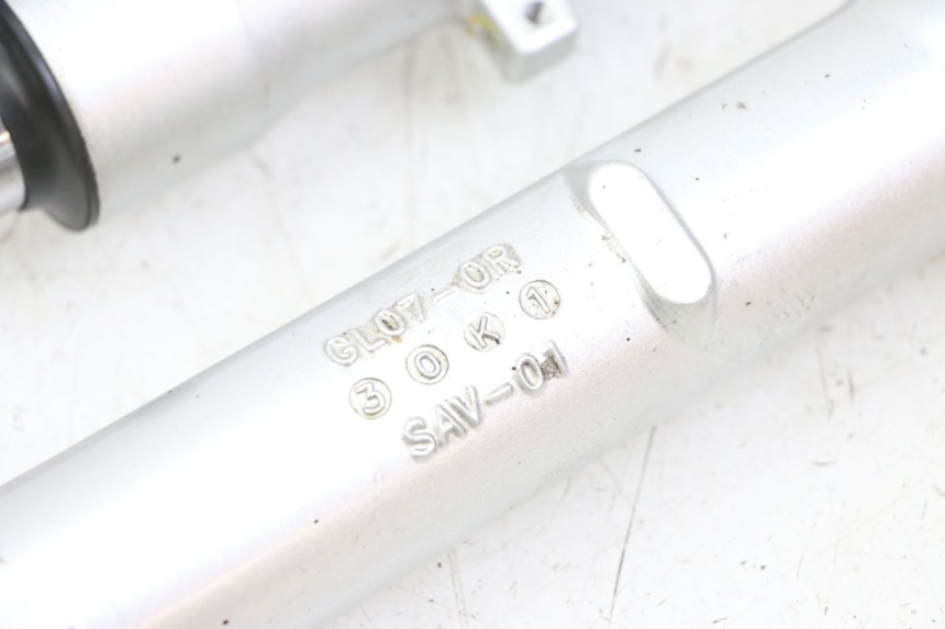 photo de STELO FORCELLA PIAGGIO LIBERTY IGET 4T 50 (2021 - 2025) - Dettagli dei punti di fissaggio