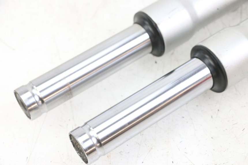 photo de STELO FORCELLA PIAGGIO LIBERTY IGET 4T 50 (2021 - 2025) - Stato della superficie e materiale