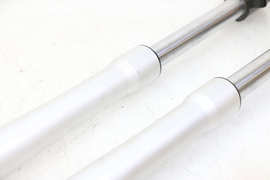 photo de STELO FORCELLA APOLLO RFZ 125 - Stato della superficie e materiale