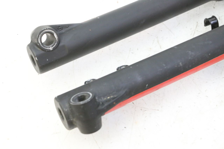 photo de STELO FORCELLA APOLLO RFZ 125 - Stato della superficie e materiale