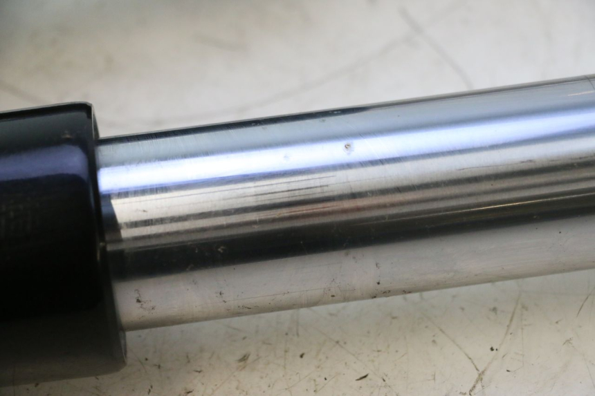 photo de STELO FORCELLA HARLEY DAVIDSON ROAD GLIDE FLTRXSE 1920 (2018 - 2022) - Dettagli dei punti di fissaggio