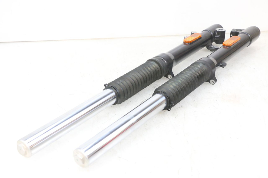 photo de STELO FORCELLA ROYAL ENFIELD SCRAM 411 (2022 - 2024) - Altra angolazione