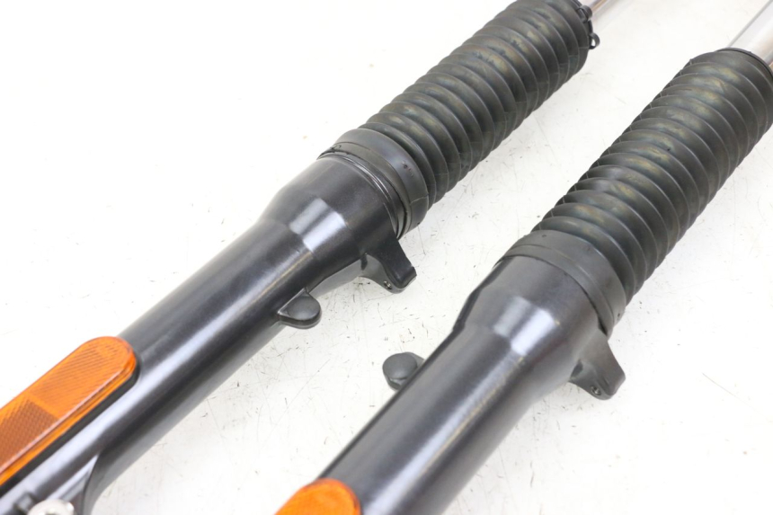 photo de STELO FORCELLA ROYAL ENFIELD SCRAM 411 (2022 - 2024) - Marcature e riferimenti originali